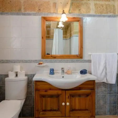 Ta' Frenc Case de vacanță Għarb